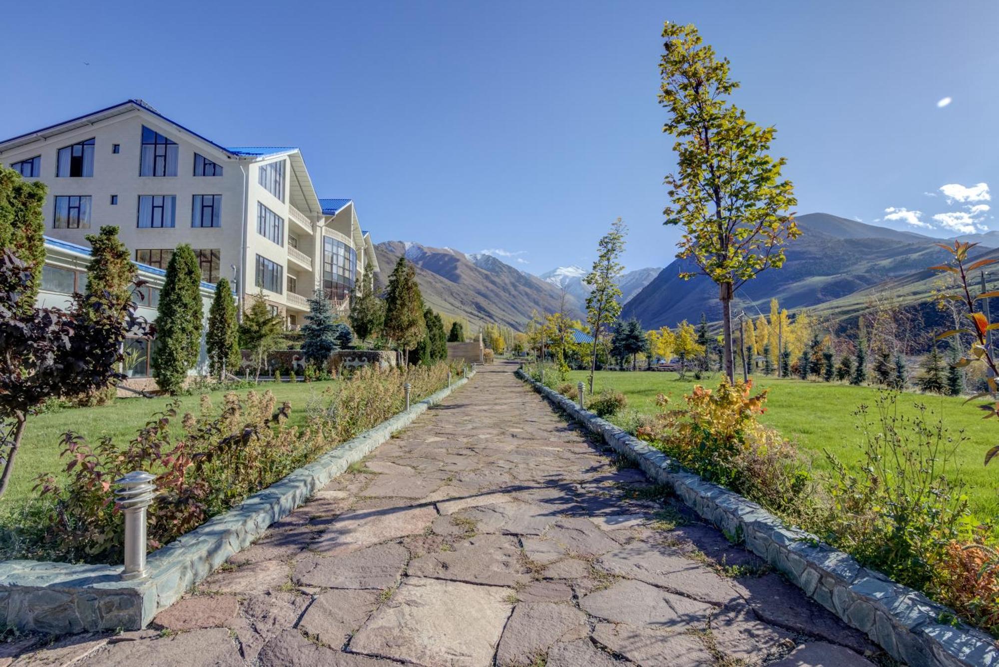 Mountain View Hot Spring Resort Bishkek Esterno foto