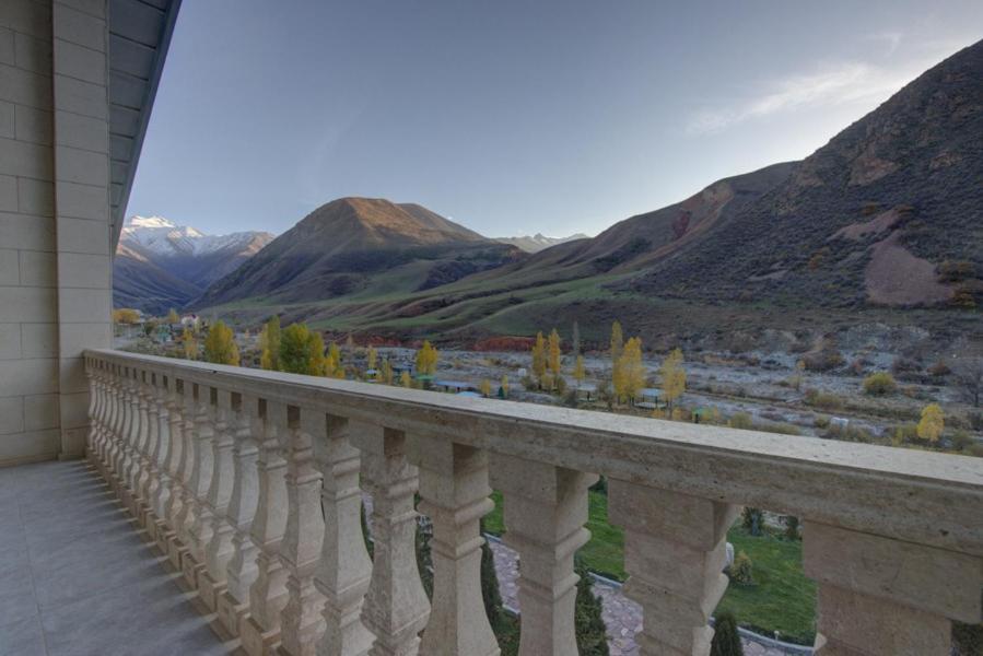 Mountain View Hot Spring Resort Bishkek Esterno foto