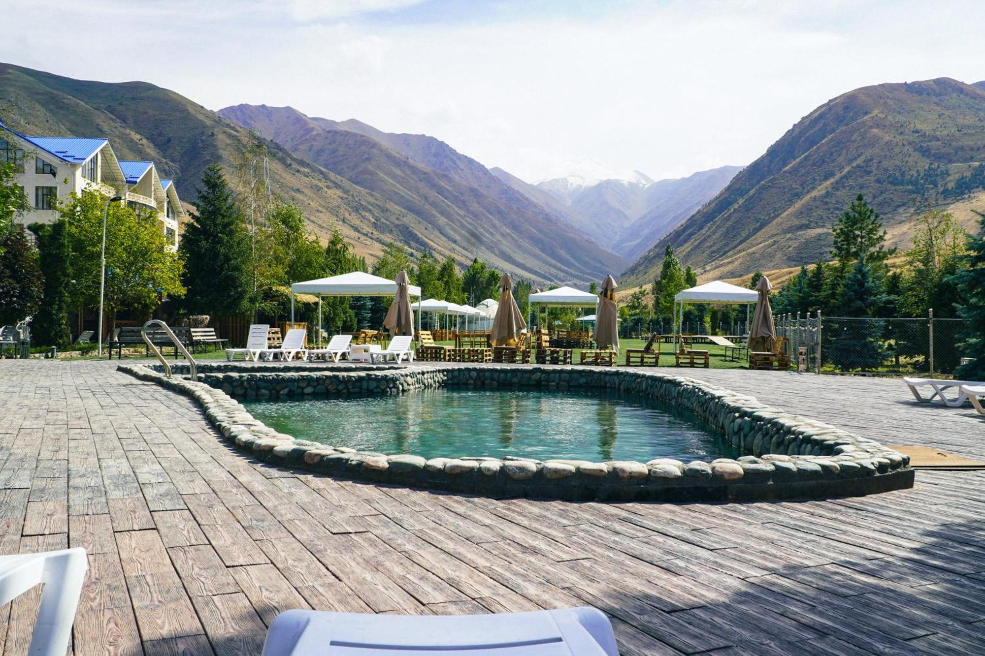 Mountain View Hot Spring Resort Bishkek Esterno foto