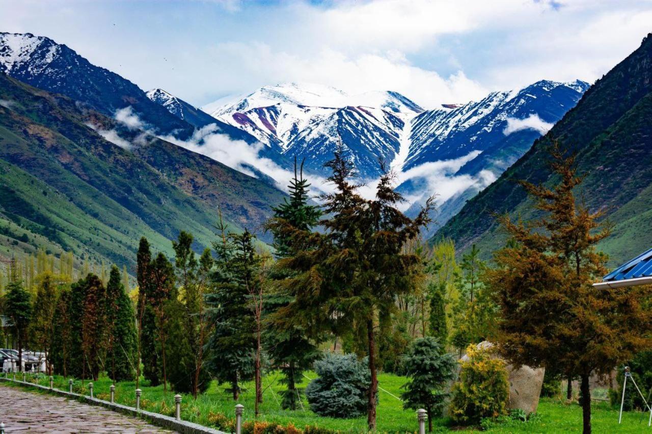 Mountain View Hot Spring Resort Bishkek Esterno foto